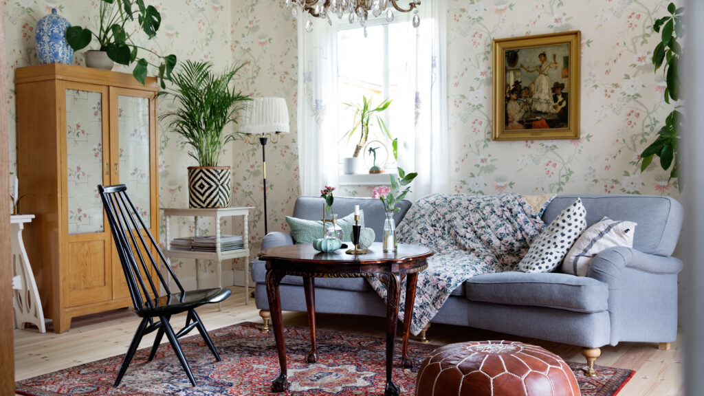 Bringing Rooms to Life with Swedish Paint