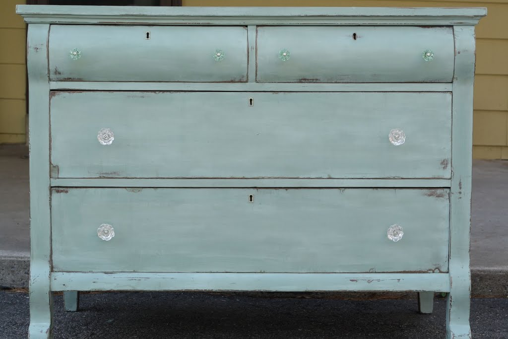 Keeping Your  Chalk Paint Creations Beautiful
